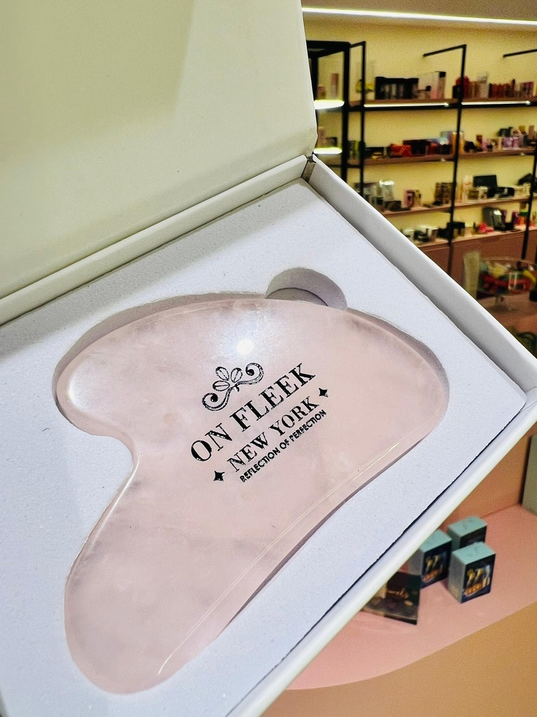 On Fleek Gua Cha - Pink