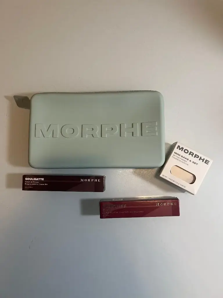 Morphe cloud cushion bag set ( Translucent mini loose powder, Soulmatte velvet lip mousse-other half, drip glass  lip gloss-unbreakable brick )