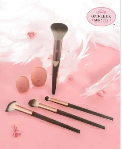 Real Technique  Cherry on top brush set- limited edition-  A brighter hue base set 