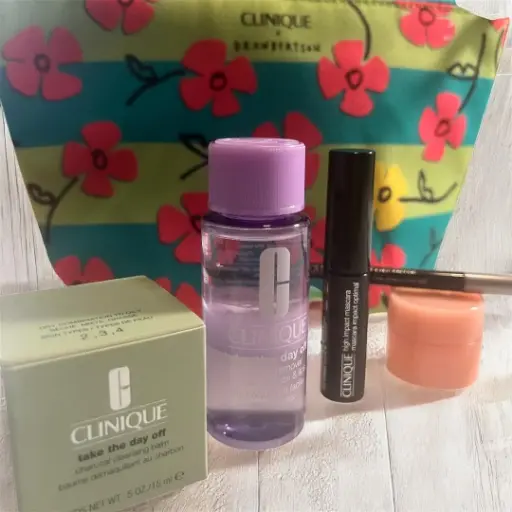 Clinique X Drawbertson (take the day off ,mini mascara ,eye liner ,all about eye cream ,take the day off charcoal cleanser )